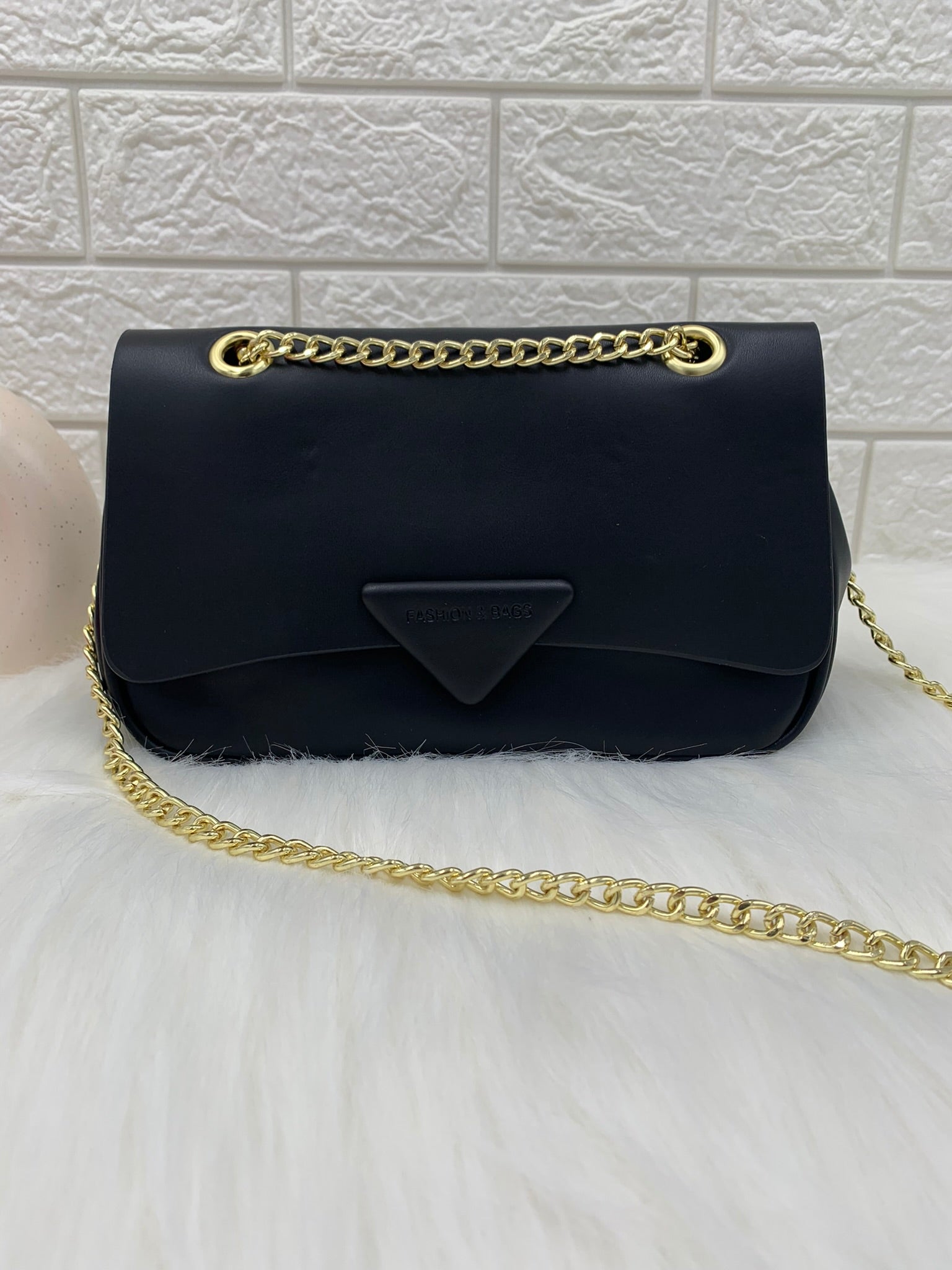 pu structured sling bag