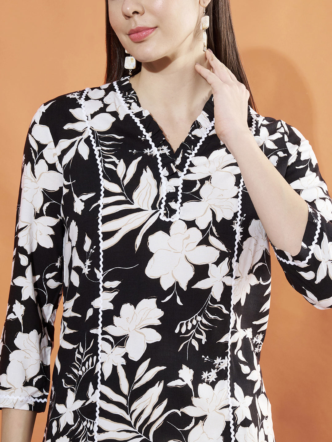 Women Regular Sleeves Floral Print Black Top