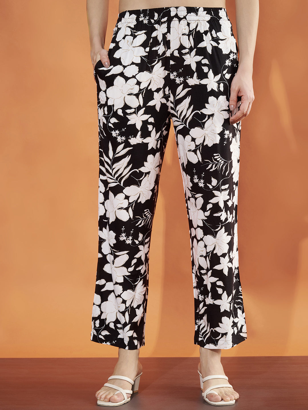 Women Black and White Floral Printed Co-Ord Set