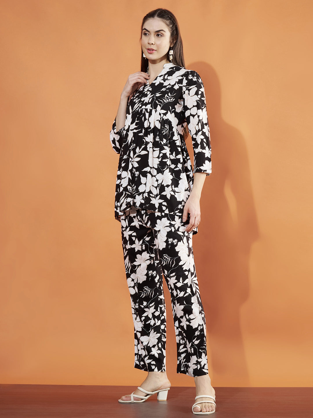 Women Black and White Floral Printed Co-Ord Set