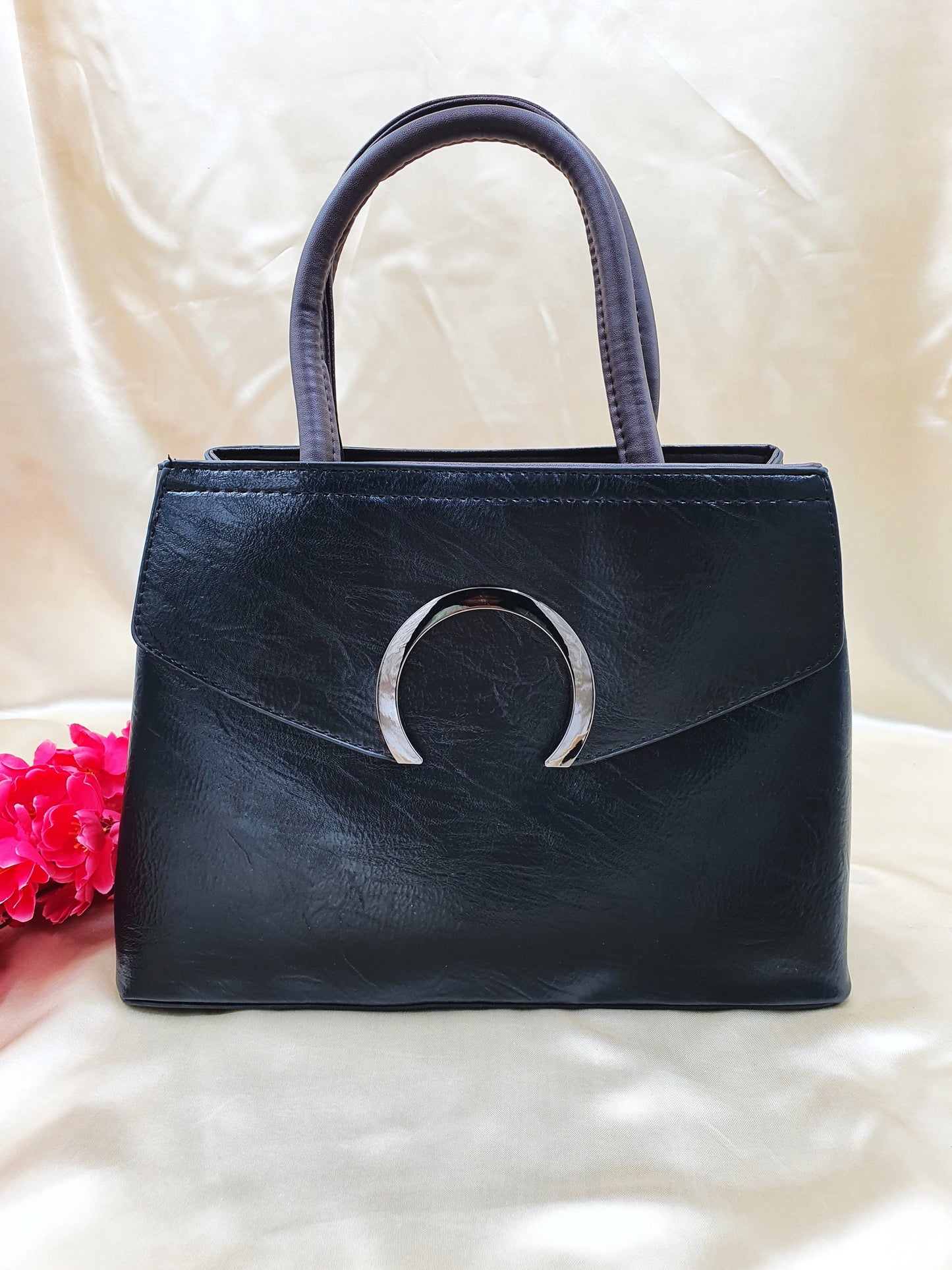 Black Solid Shoulder Bag