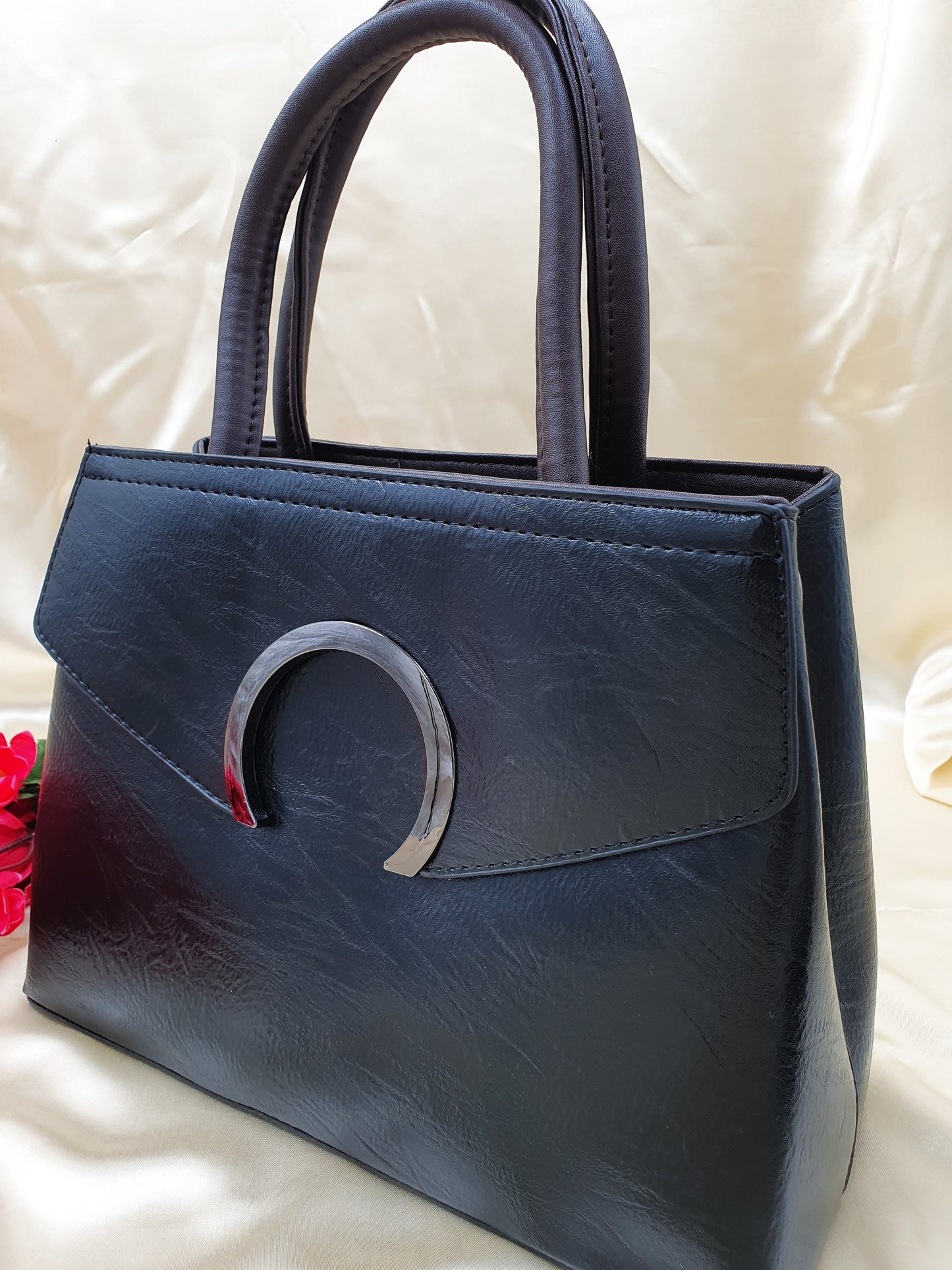 Black Solid Shoulder Bag